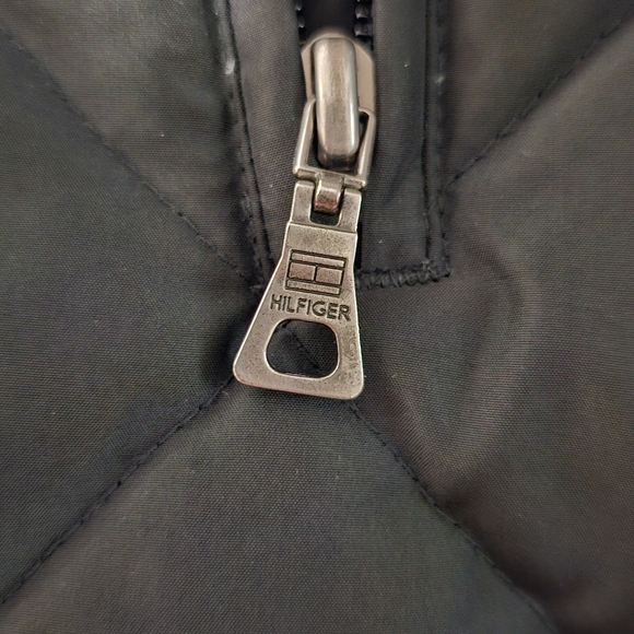 Tommy Hilfiger | Black Quilted Down Filled Zip-up Vest, With pockets - Picture 6 of 7